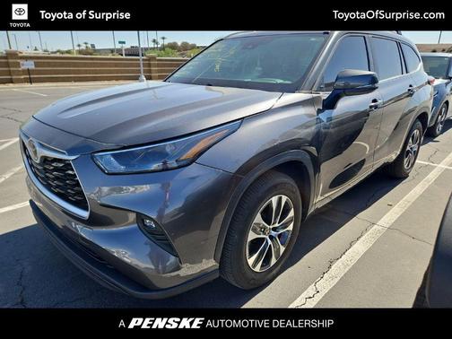 Magnetic Gray Metallic 2023 Toyota Highlander XLE