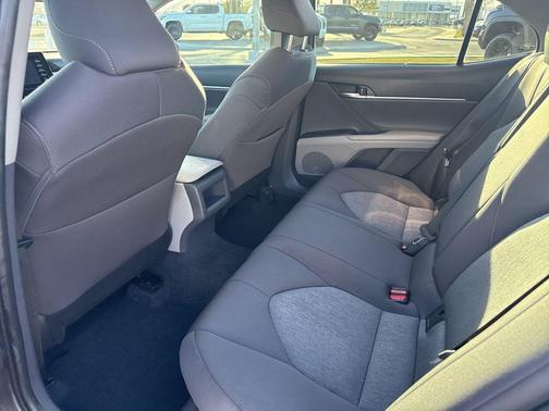 2024 Toyota Camry Hybrid LE