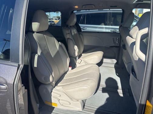 2012 Toyota Sienna XLE