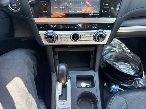 Ice Silver Metallic 2015 Subaru Legacy Limited