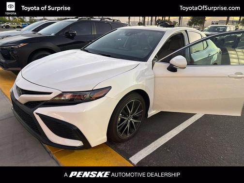 Ice Cap 2024 Toyota Camry SE