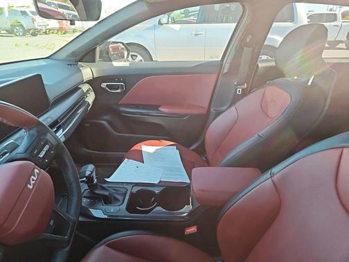 Aurora Black Pearl 2025 Kia K4 GT-Line Turbo