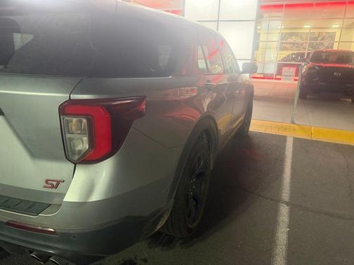 ICONIC SILVER METALLIC 2022 Ford Explorer ST