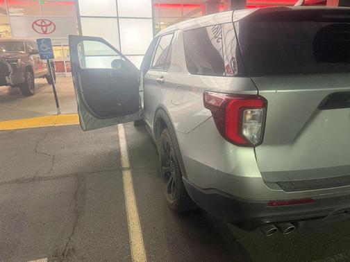 ICONIC SILVER METALLIC 2022 Ford Explorer ST