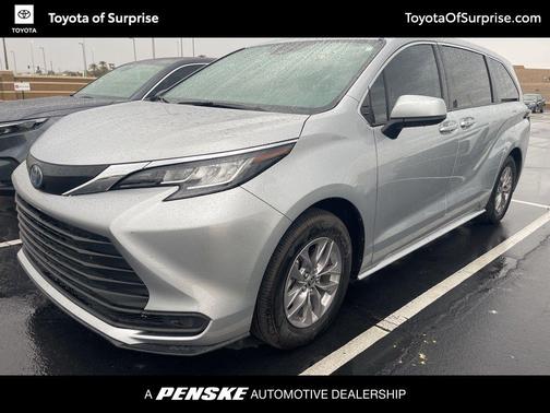 2022 Toyota Sienna LE