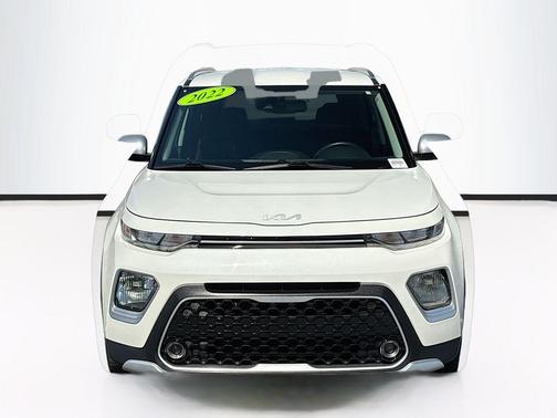 Snow White Pearl 2022 Kia Soul X-Line