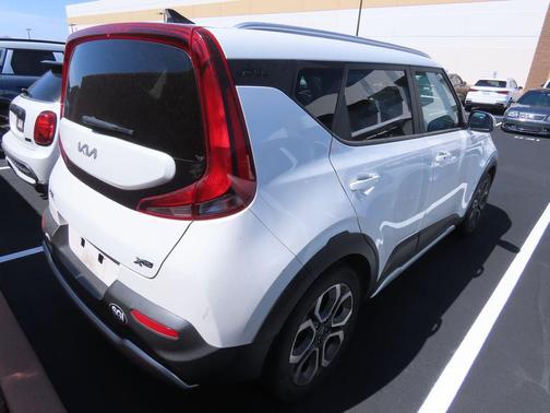 Snow White Pearl 2022 Kia Soul X-Line