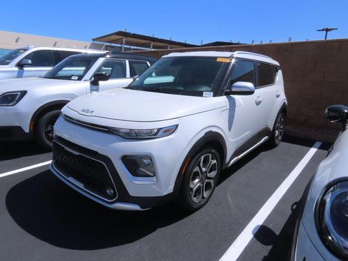 Snow White Pearl 2022 Kia Soul X-Line