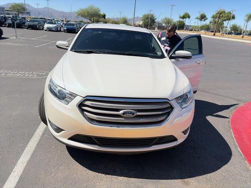 2017 Ford Taurus SEL