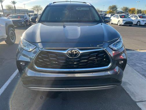 2024 Toyota Highlander Platinum