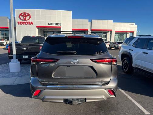 2024 Toyota Highlander Platinum