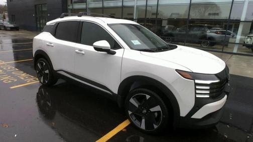 2025 Nissan Kicks SR