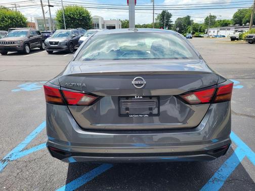 6 2026 Nissan Altima SV