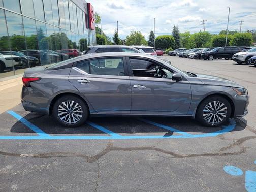6 2026 Nissan Altima SV