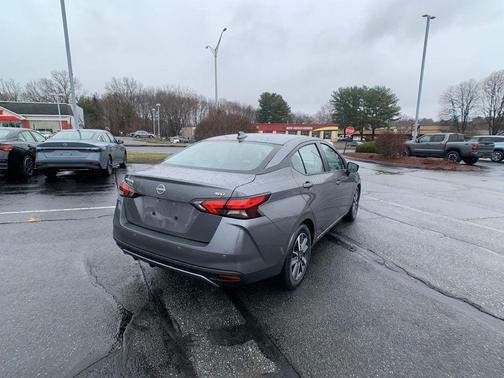 Gun Metallic 2023 Nissan Versa 1.6 SV