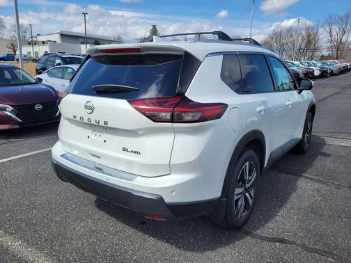2025 Nissan Rogue SL