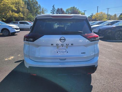 Dark 2027 Nissan Rogue