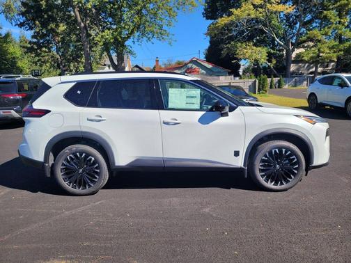 Dark 2027 Nissan Rogue