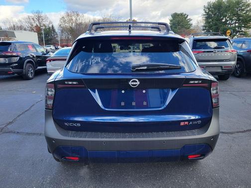 2026 Nissan Kicks SR