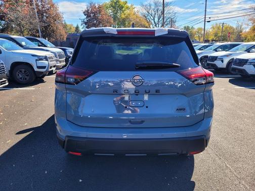 Dark 2027 Nissan Rogue