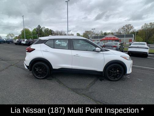 Aspen White 2023 Nissan Kicks SV