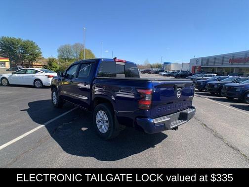 Deep Blue Pearl 2023 Nissan Frontier SV