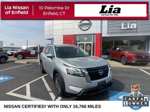 2024 Nissan Pathfinder SV