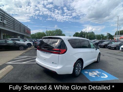 Bright White Clearcoat 2023 Chrysler Pacifica Hybrid Touring L