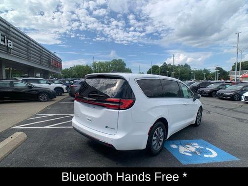 Bright White Clearcoat 2023 Chrysler Pacifica Hybrid Touring L