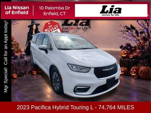Bright White Clearcoat 2023 Chrysler Pacifica Hybrid Touring L