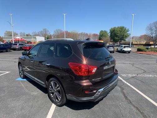 2020 Nissan Pathfinder Platinum