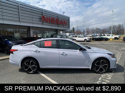 Gray Sky Pearl 2023 Nissan Altima 2.5 SR