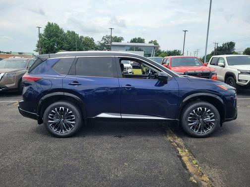2025 Nissan Rogue Platinum