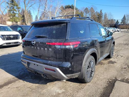 6 2026 Nissan Pathfinder SL