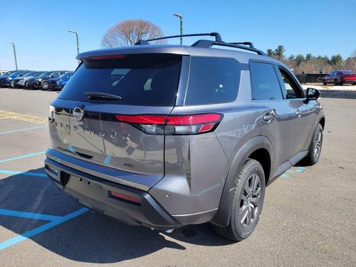 6 2026 Nissan Pathfinder SV
