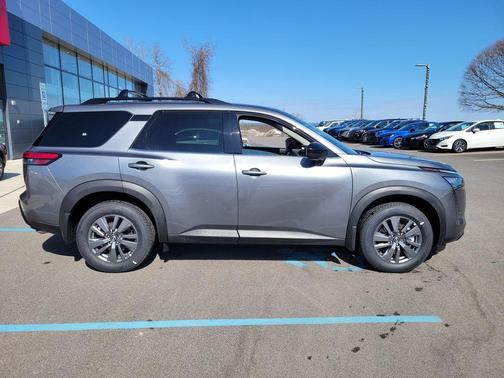 6 2026 Nissan Pathfinder SV