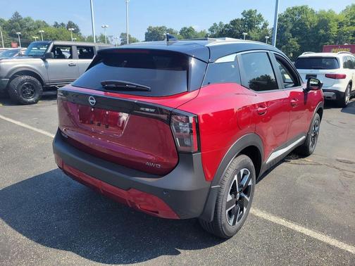 2025 Nissan Kicks SV