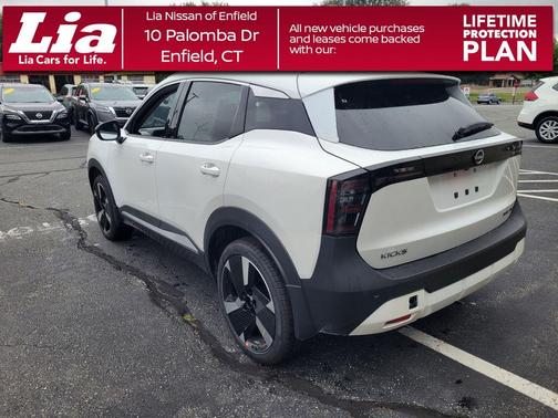 Aspen White Tri 2026 Nissan Kicks SR