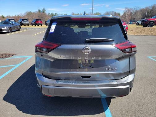 2025 Nissan Rogue SL