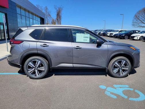 2025 Nissan Rogue SL