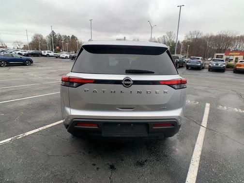 Brilliant Silver Metallic 2025 Nissan Pathfinder SV