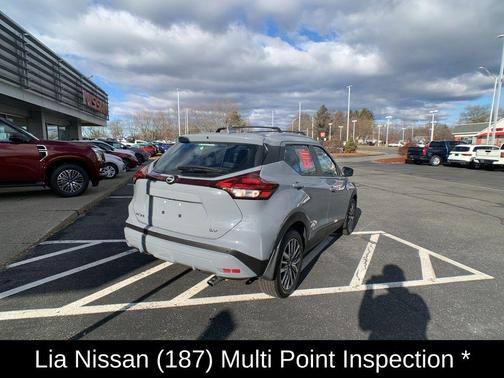 Boulder Gray Metallic 2024 Nissan Kicks SV