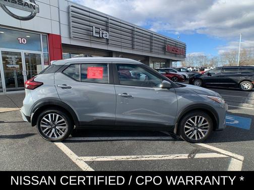 Boulder Gray Metallic 2024 Nissan Kicks SV