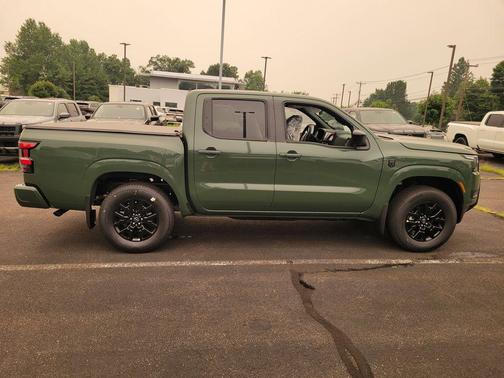 Glacier White 2026 Nissan Frontier SV