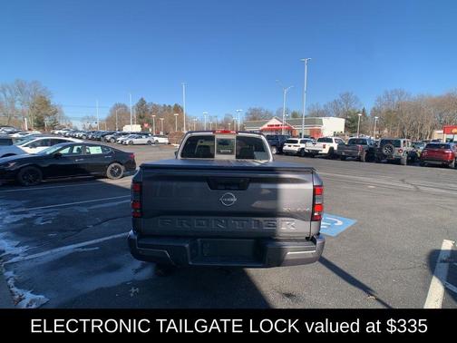 2022 Nissan Frontier SV