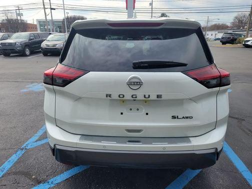 2025 Nissan Rogue SL