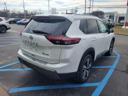 2025 Nissan Rogue SL