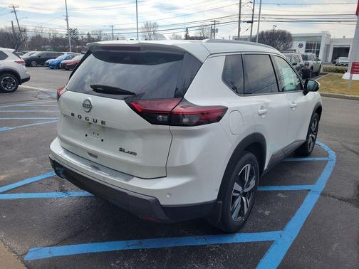 2025 Nissan Rogue SL