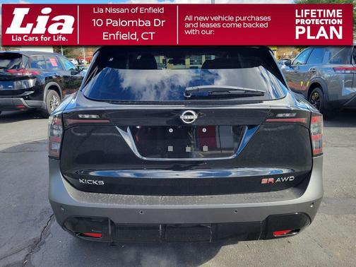 Super Black 2026 Nissan Kicks SR