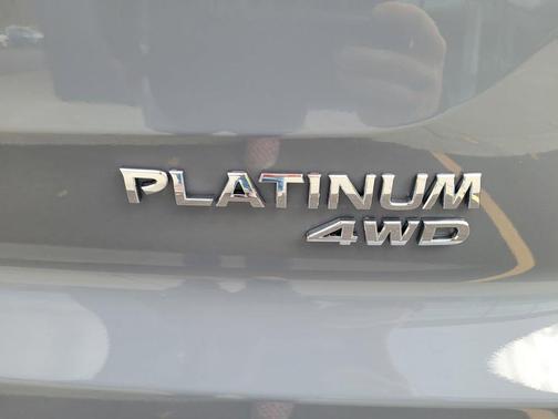 2025 Nissan Pathfinder Platinum